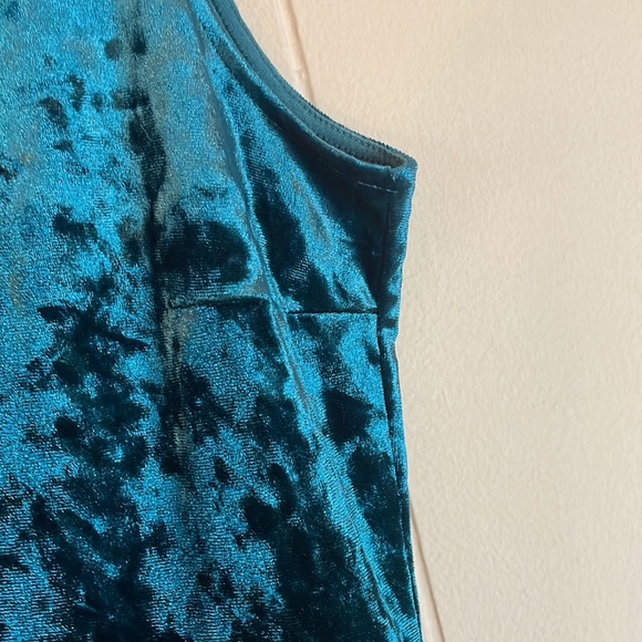 H&M Divided Green Velvet Sleeveless Midi Low Back Dress Size 6 - Picture 5 of 10